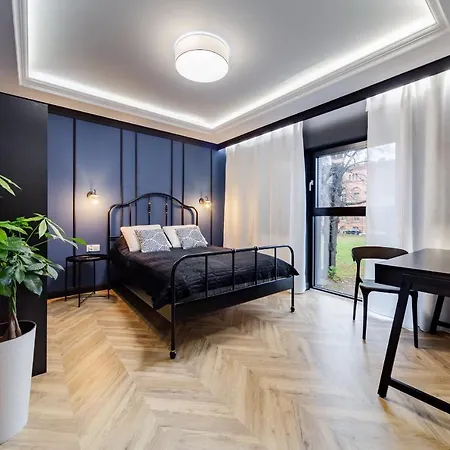 Winter 5min Old Town Apartment